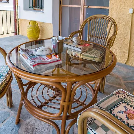 - Apa منزل ريفي غيتيو